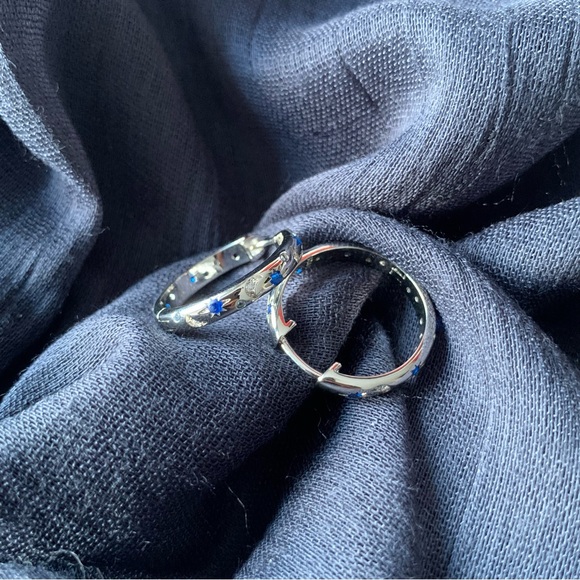 ◾️925 Sterling Silver Cubic Zirconia Hoop Earrings - Picture 6 of 6